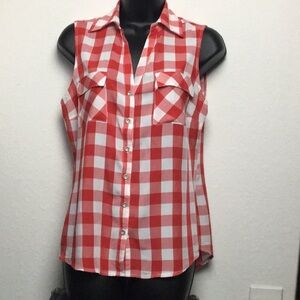 New York & Co. Gingham Buffalo Red & White Checkered Sleeveless Shirt (Size S)